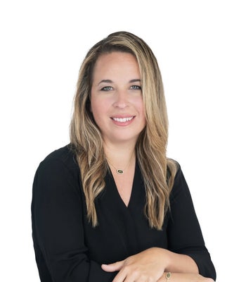 Portrait of Amanda Siftar, REALTOR®.